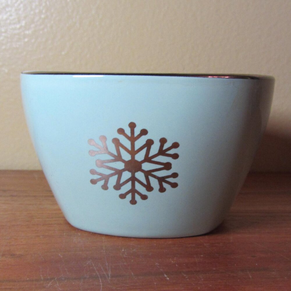 4 for $40 - 10 oz snowflake bowl porcelain ciroa silver & blue (W4996)